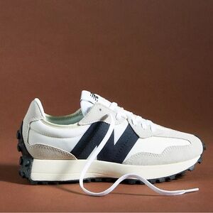 NWOT New Balance 327 Sneakers in Sea Salt/White